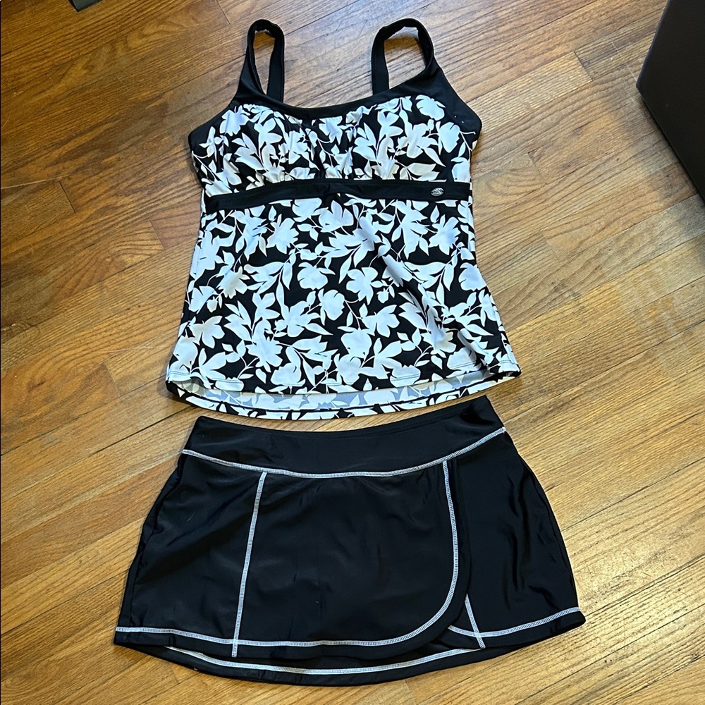 ZeroXposur Black and White Floral Bikini Set